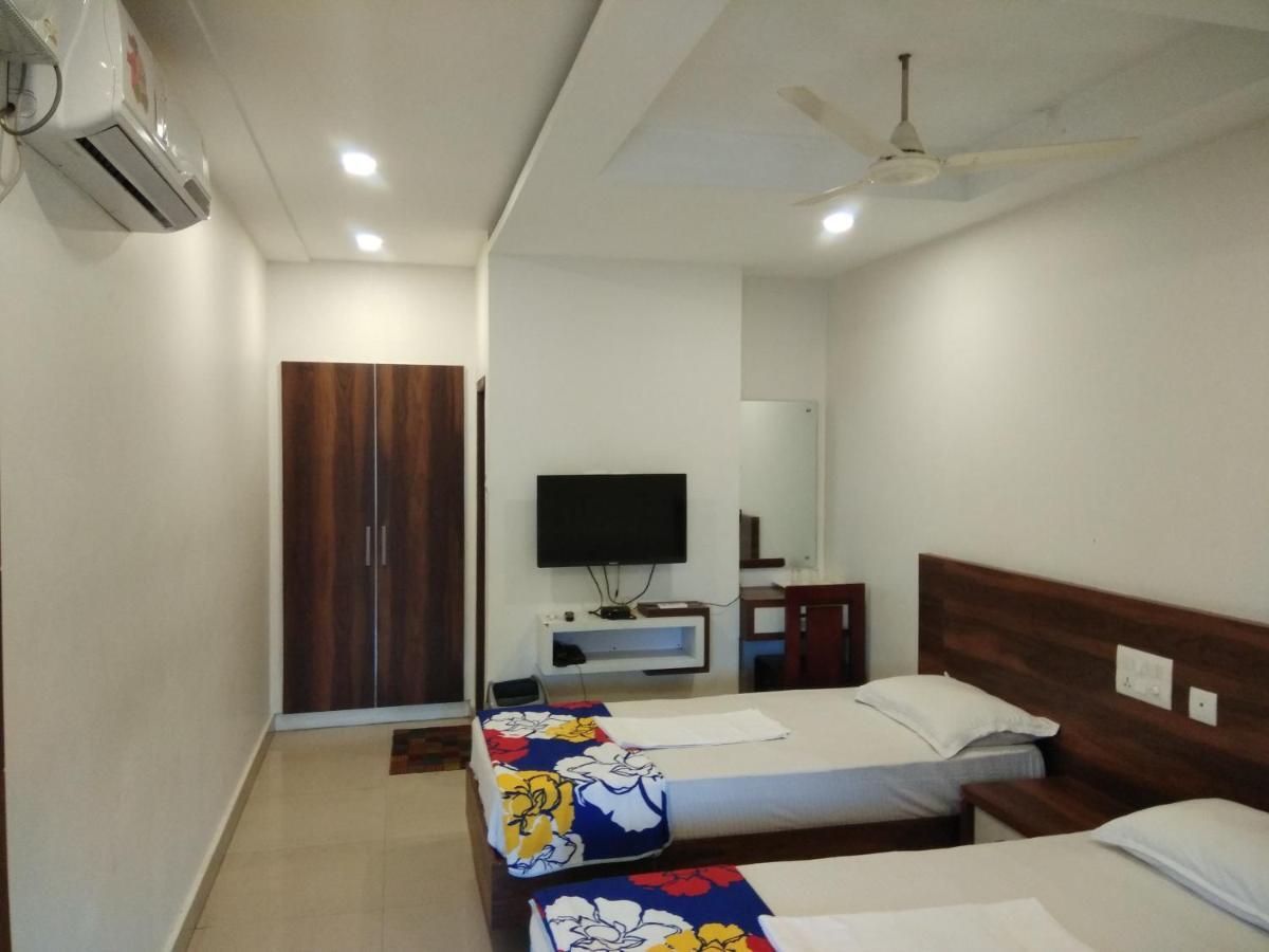 Tirur Tourist Home Extérieur photo