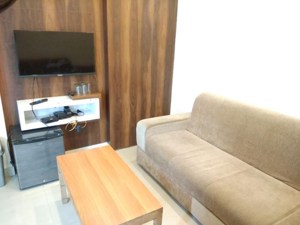 Tirur Tourist Home Extérieur photo