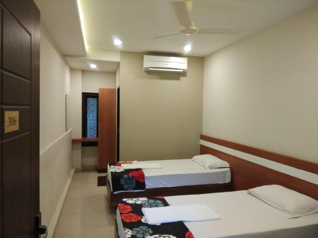 Tirur Tourist Home Extérieur photo
