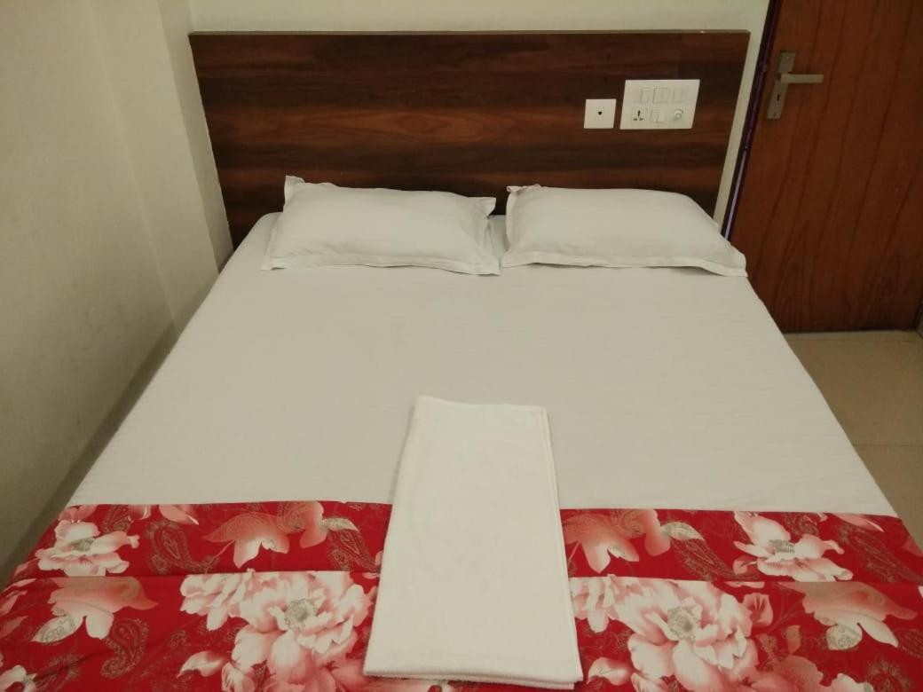 Tirur Tourist Home Extérieur photo